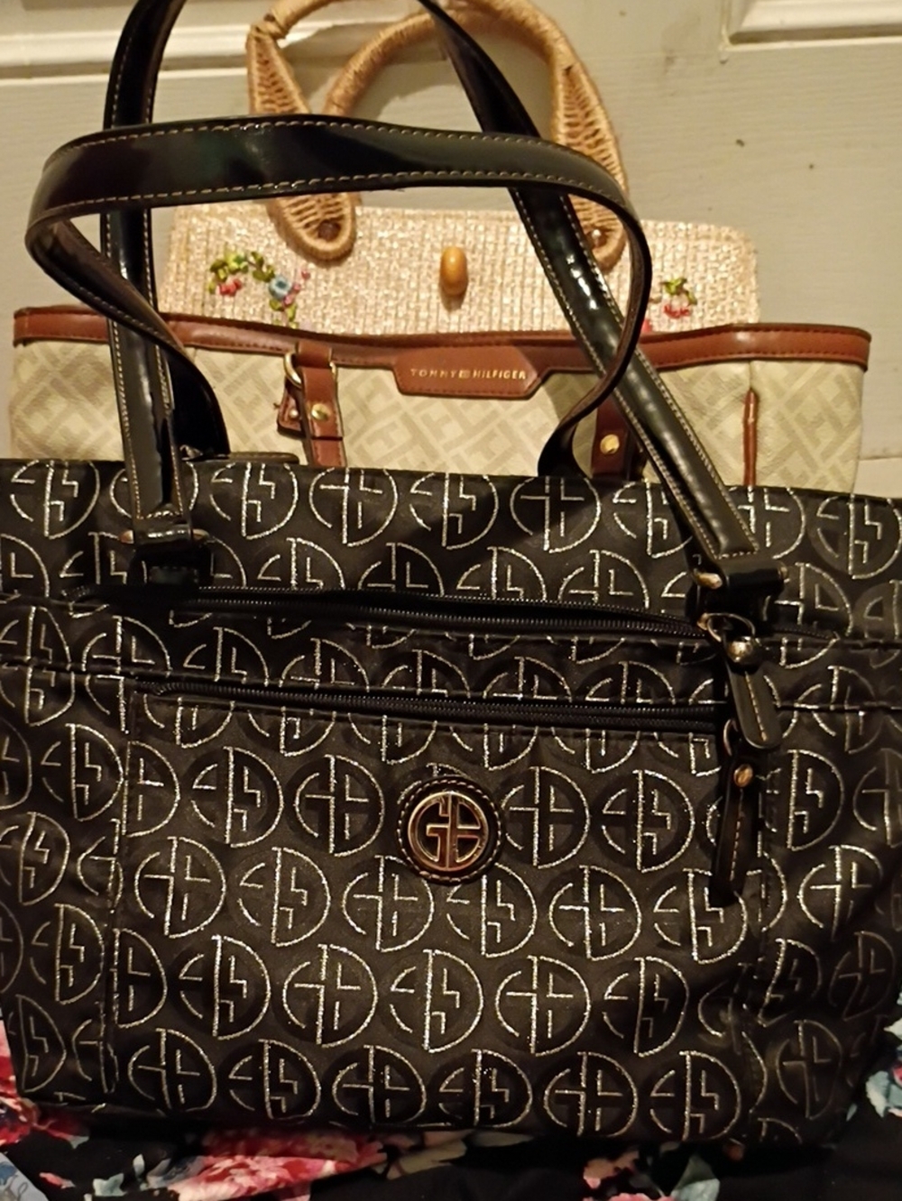 Tommy Hilfiger Black Logo-Pattern Tote with Exterior Zipper